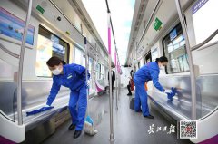 武汉地铁站和列车车厢内采样核酸检测，