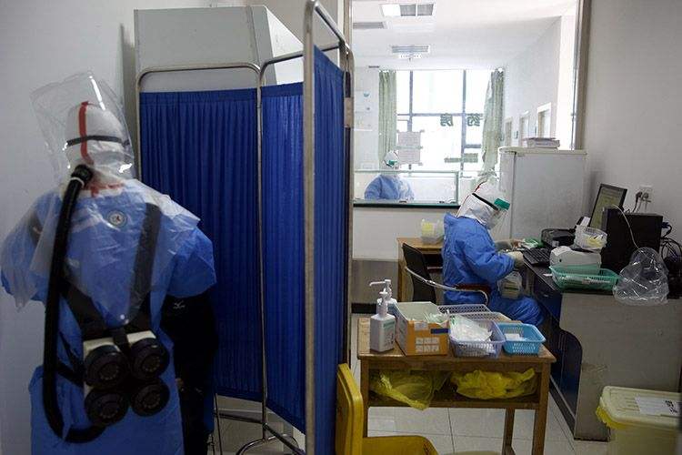 肇庆为学校重点岗位人员进行核酸检测 确保复课安全