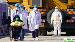 镜头里的“疫”瞬间③：雷神山首批两名