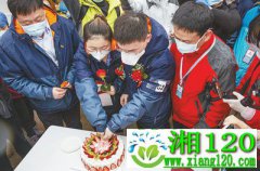 雷神山医院的15分钟婚礼