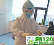 “守好国家这个大家，小家才能更安稳”