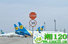 全球航空业面临多重挑战